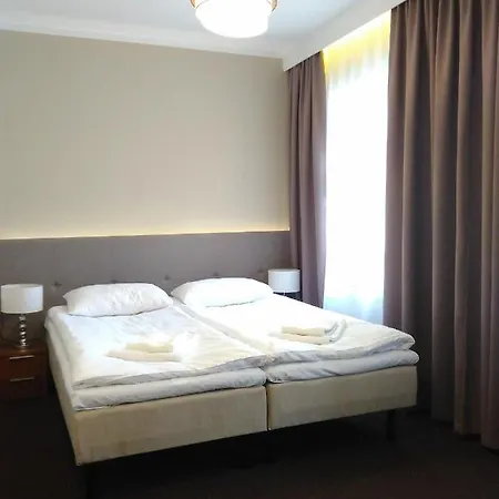 Hotel Kolorowa 2*