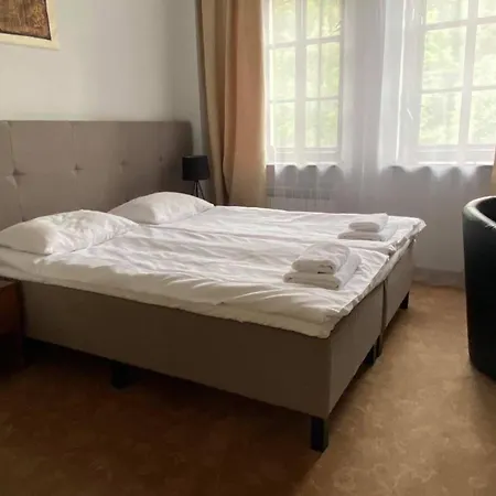 Hotel Kolorowa 2*